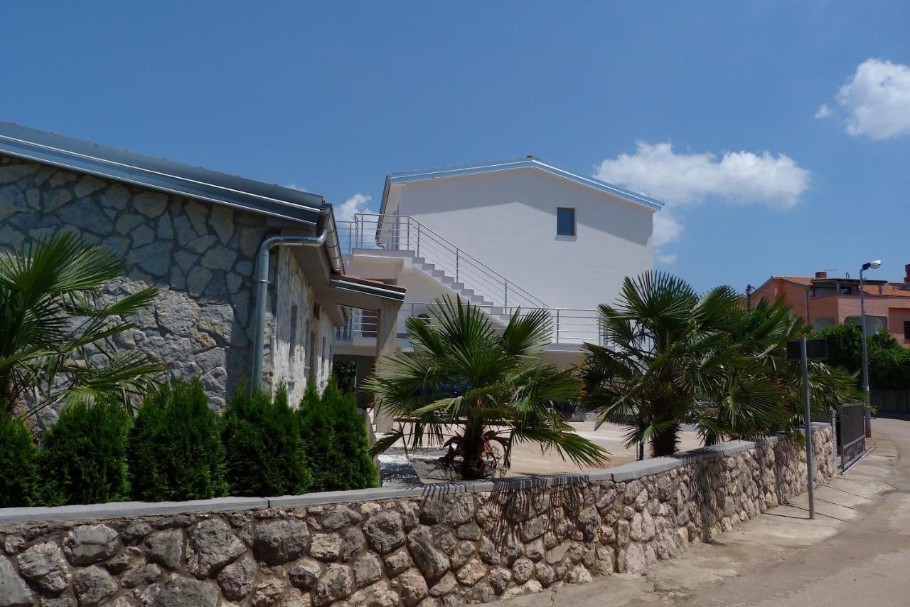 Apartments Monja & Dadi, Malinska, Vantacici Exterior photo
